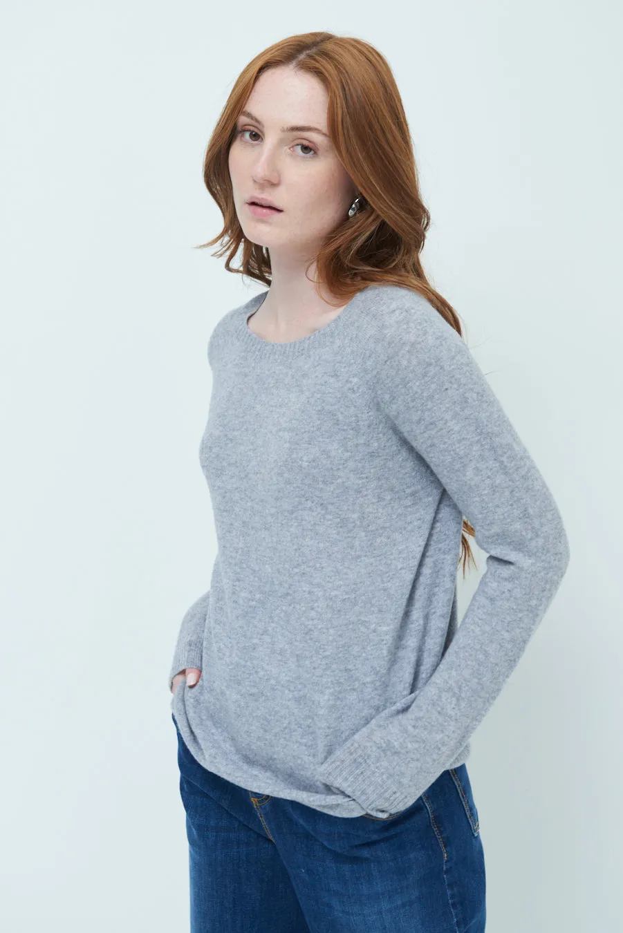 Larissa | Classic Crew Neck Knit Sweater