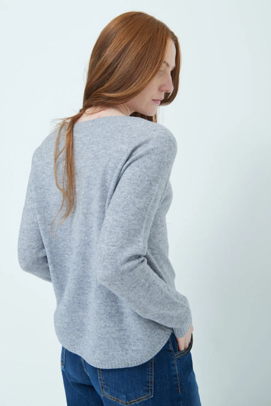 Larissa | Classic Crew Neck Knit Sweater